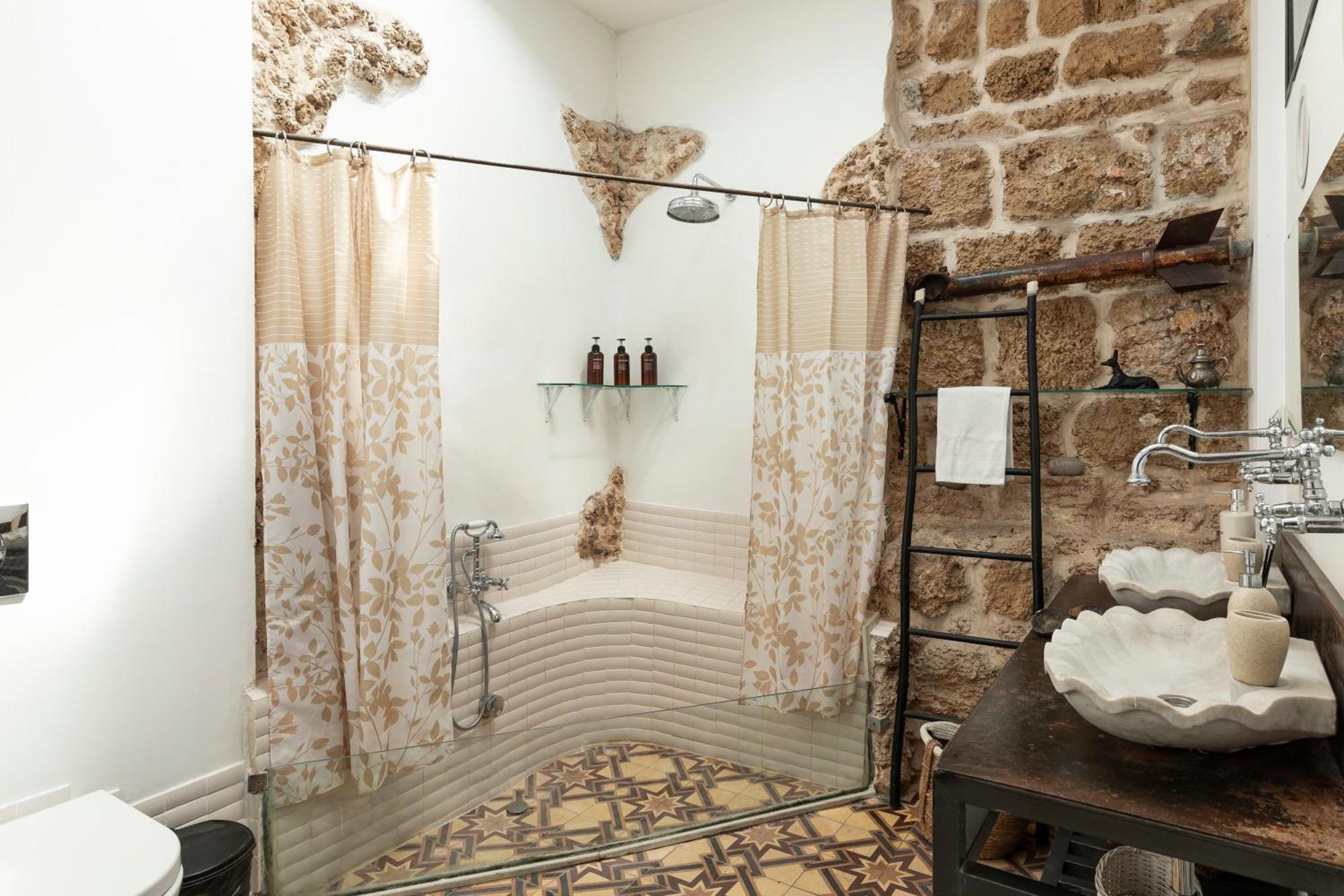 Luxury Steps From The In Neve Tzedek
