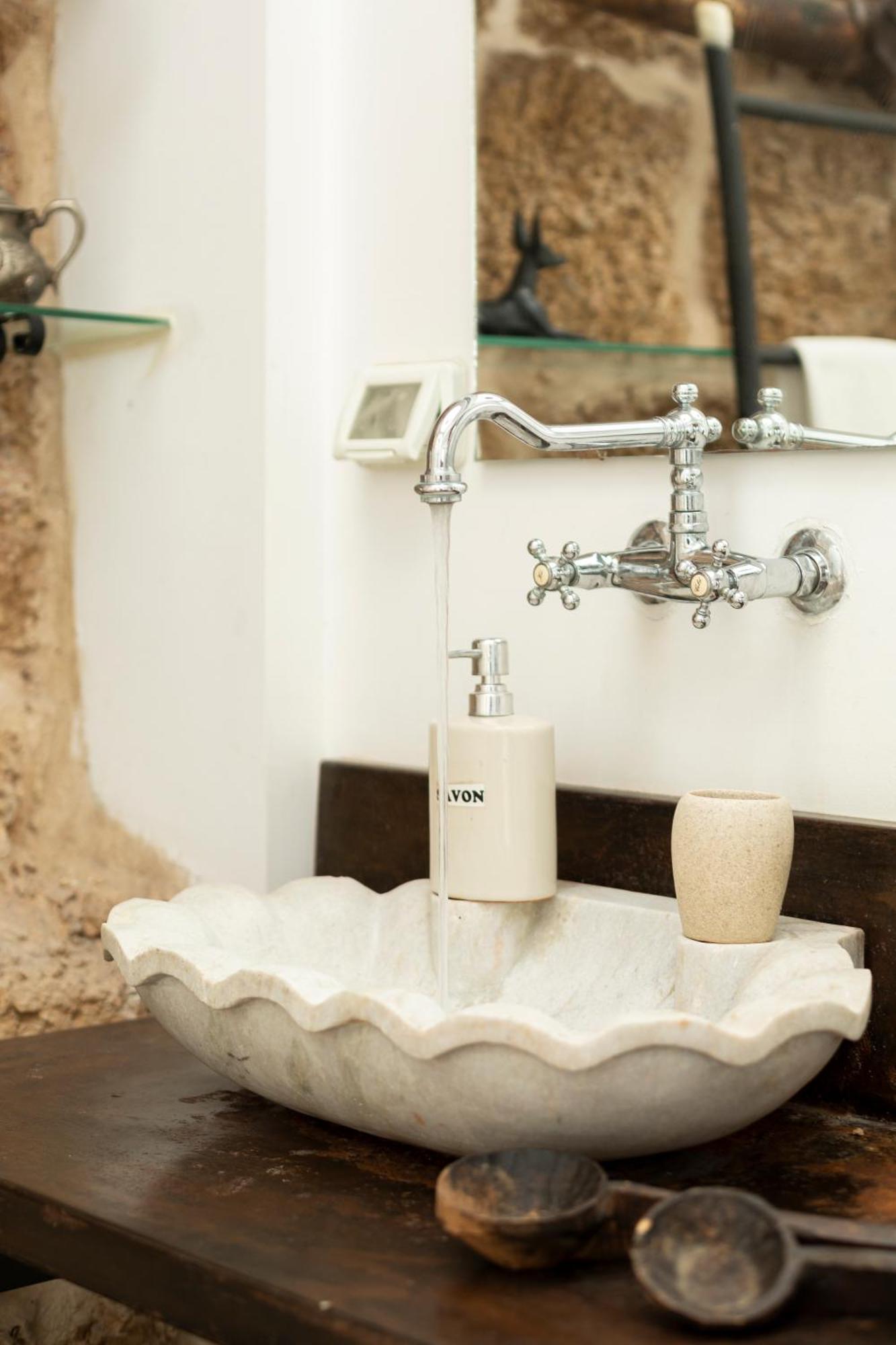 Luxury Steps From The In Neve Tzedek